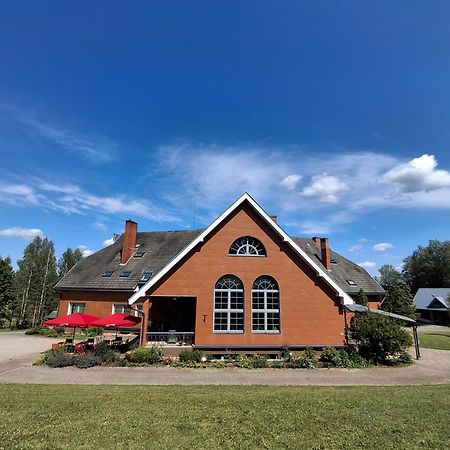Hotel Melturi Kültér fotó