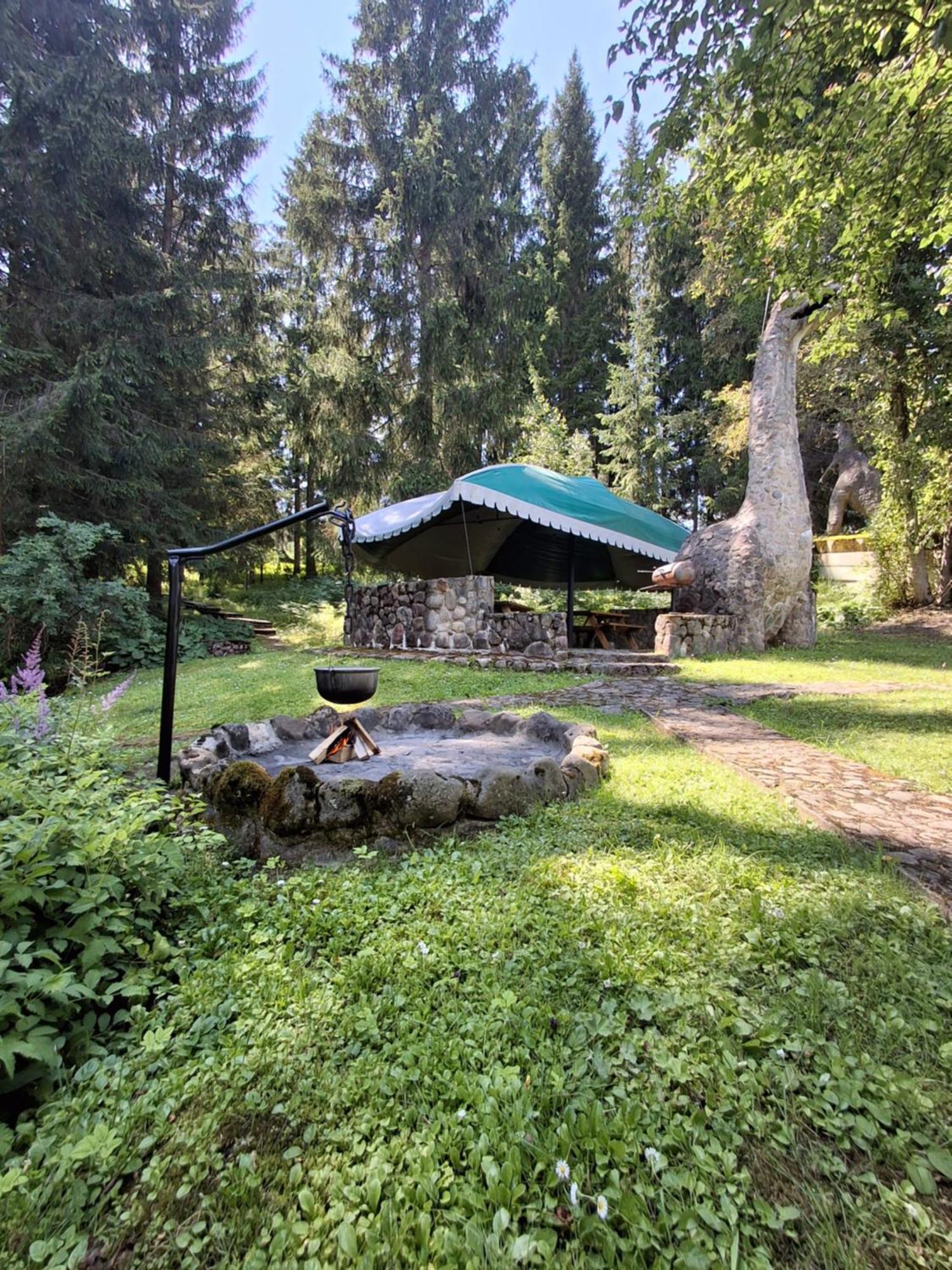 Hotel Melturi Kültér fotó